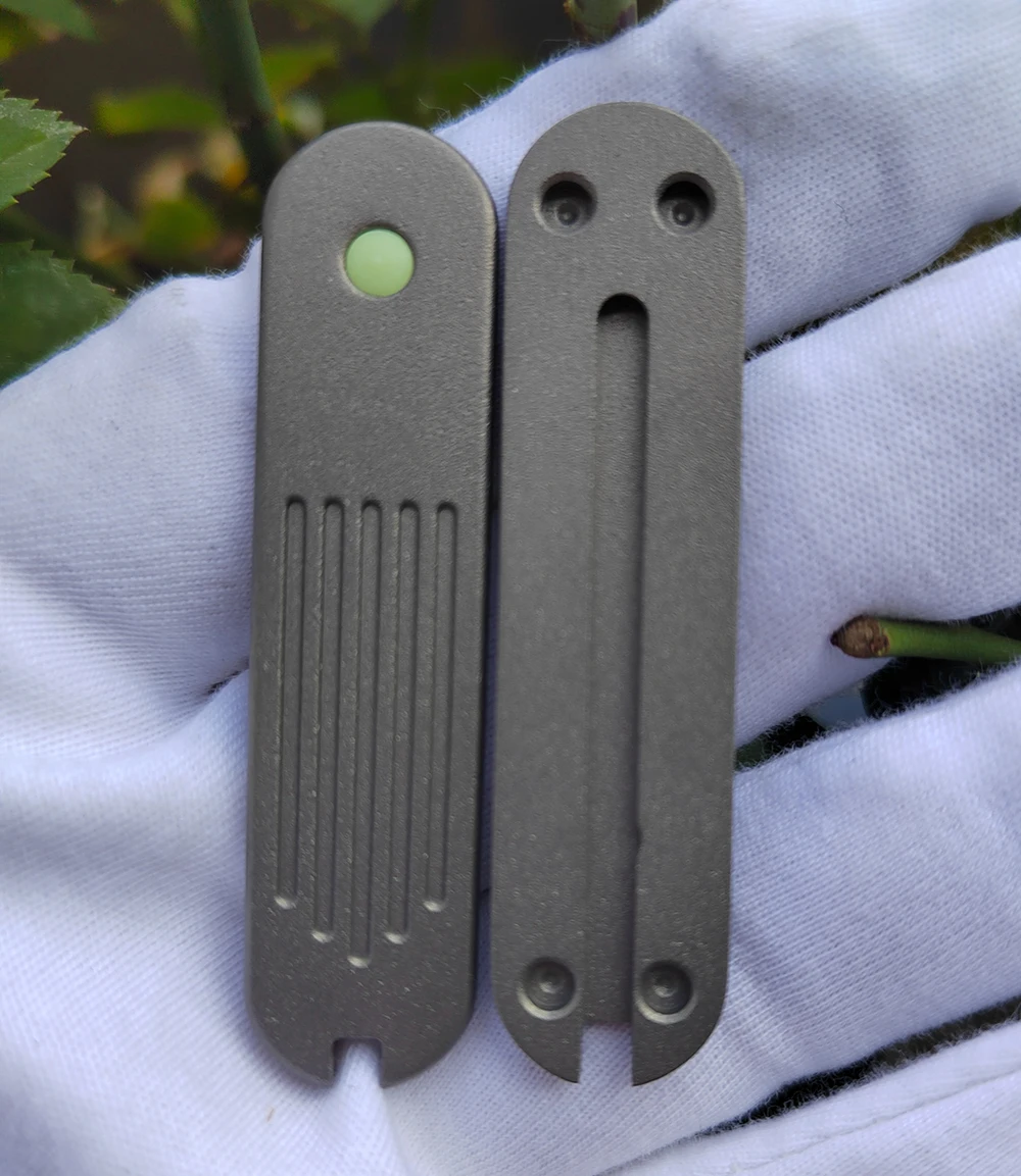 Cuchillo de 58 mm con mango de titanio y escamas luminosas, piezas de repuesto SAK