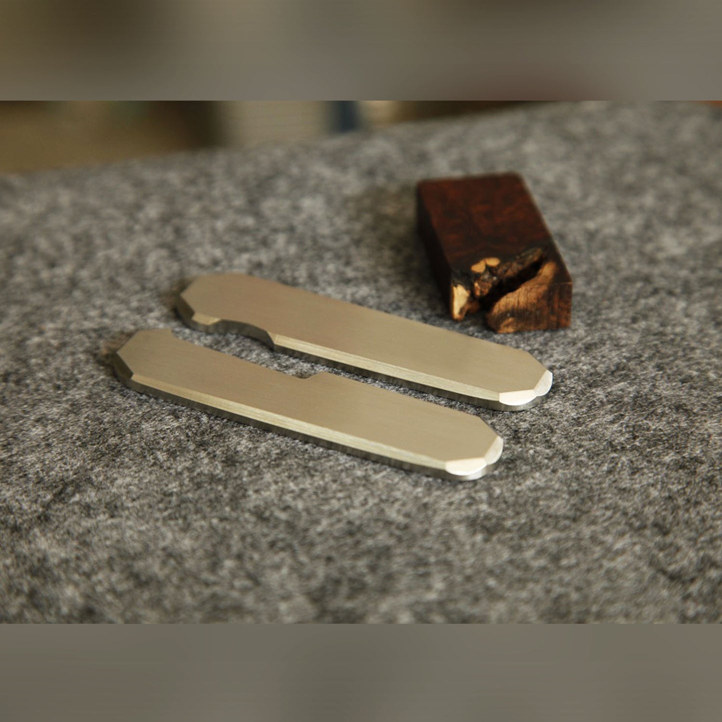 85mm Knife Multi-Tool Classic Titanium Scales