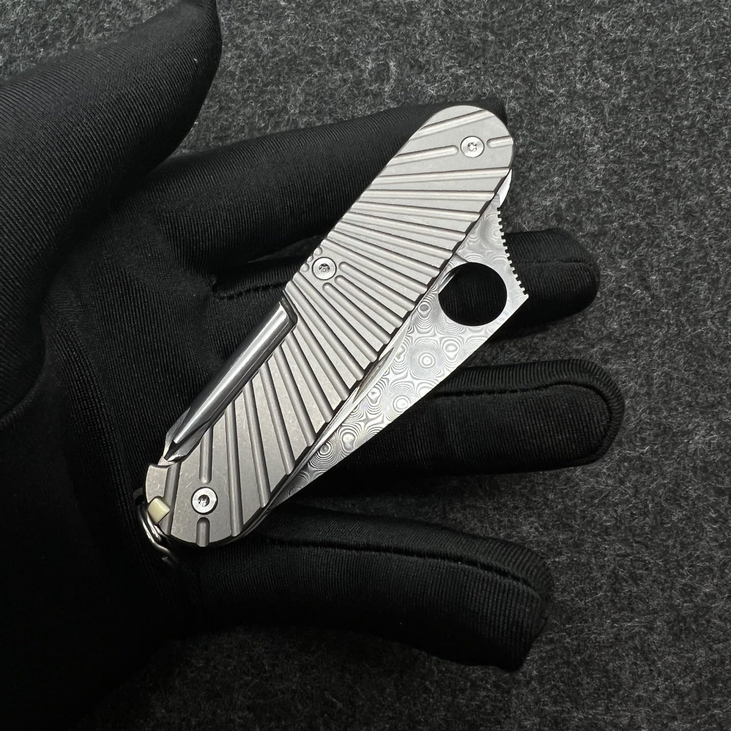 91mm Knife Damascus Steel Blade With Non-slip Groove Like Spyder