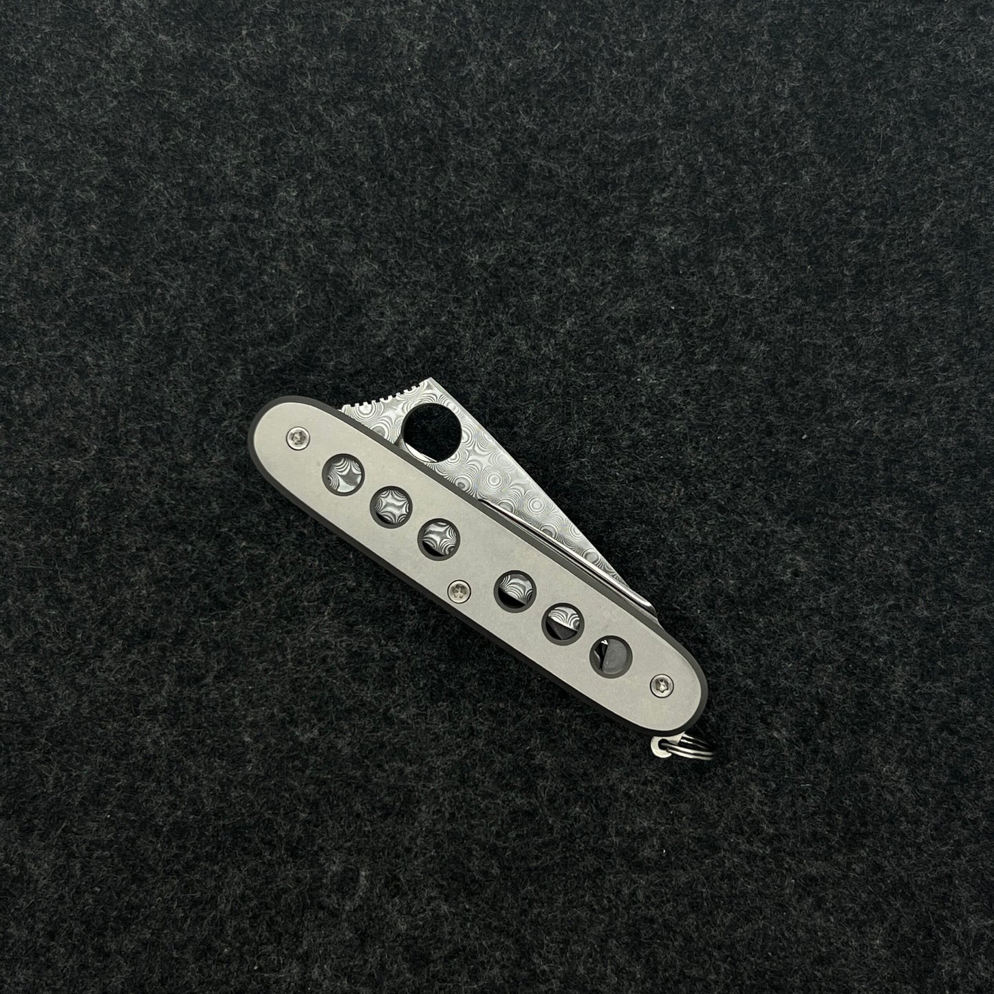 93mm Knife Damascus Steel Blade With Non-slip Groove Like Spyder